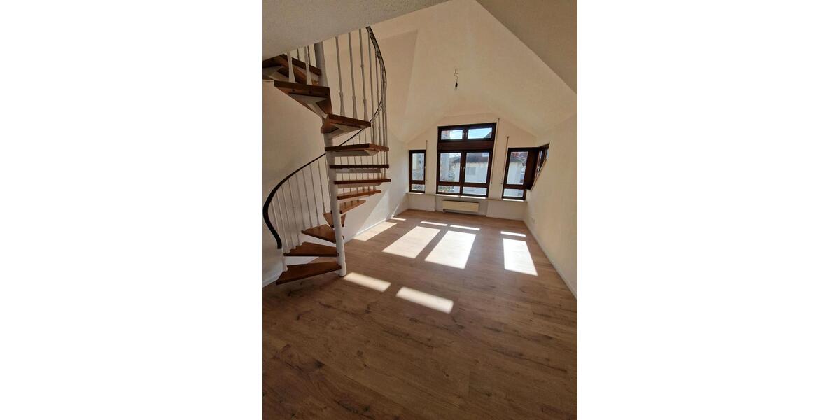 Maisonettenwohnung Fellbach - 4.5 Zimmer, 111 m&sup2;, 1.999&euro; | Angebot:25839376