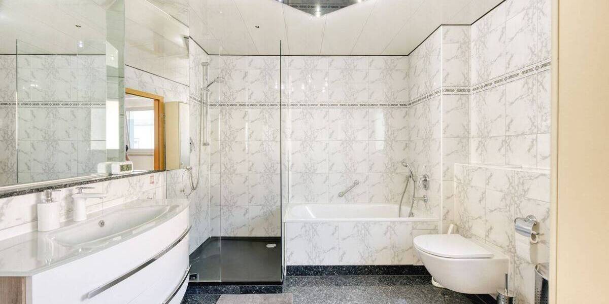 Reihenmittelhaus Stuttgart Zuffenhausen - 4 Zimmer, 119 m&sup2;, 700.000&euro; | Angebot:25670991