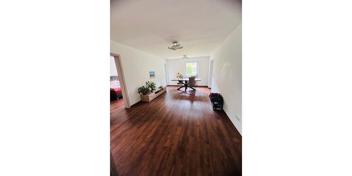 Etagenwohnung Leonberg - 4 Zimmer, 80 m&sup2;, 1.200&euro; | Angebot:25753186