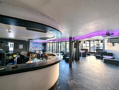WER IM GLASHOUSE SITZT, SOLLTE LAUTER DREHEN - Gewerbeobjekt Leonberg | Angebot:27565583