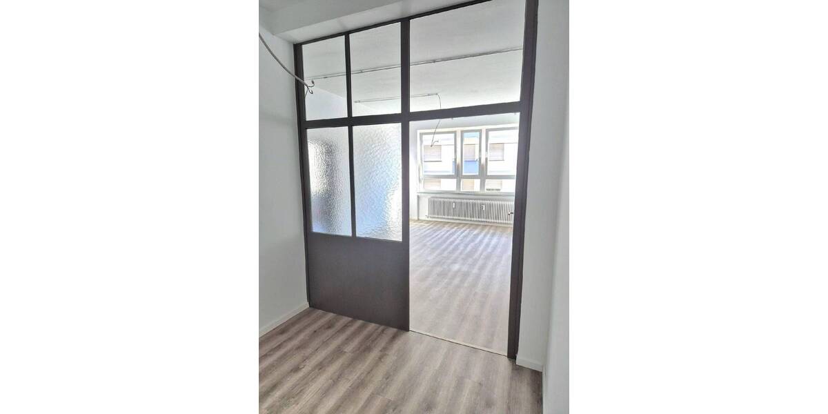 Gewerbeobjekt Stuttgart Ost - 3 Zimmer, 1.800&euro; | Angebot:26472847