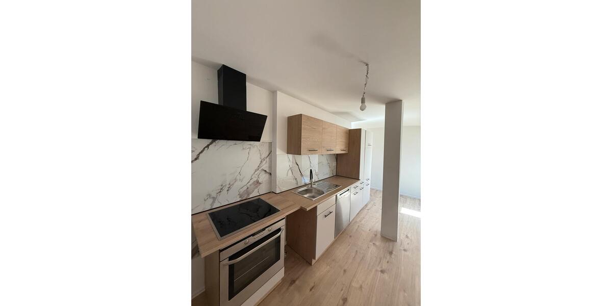 Etagenwohnung Kirchheim am Neckar - 4 Zimmer, 102 m&sup2;, 1.100&euro; | Angebot:27550072