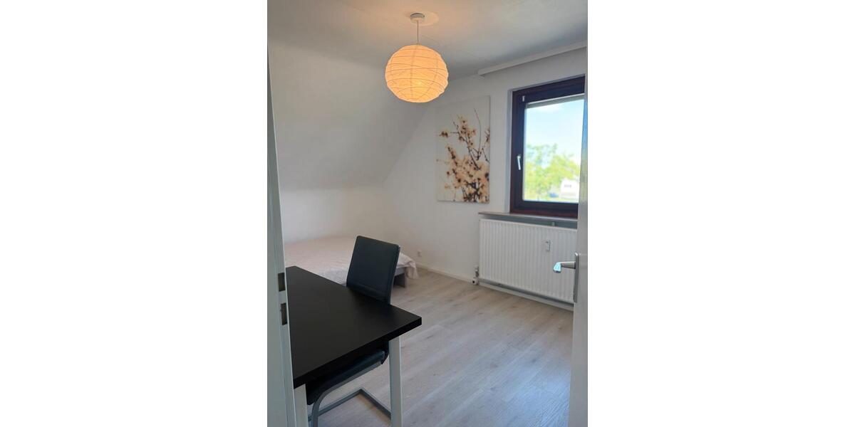 Dachgeschoßwohnung Leinfelden-Echterdingen Echterdingen - 5 Zimmer, 77 m&sup2;, 1.590&euro; | Angebot:27545344