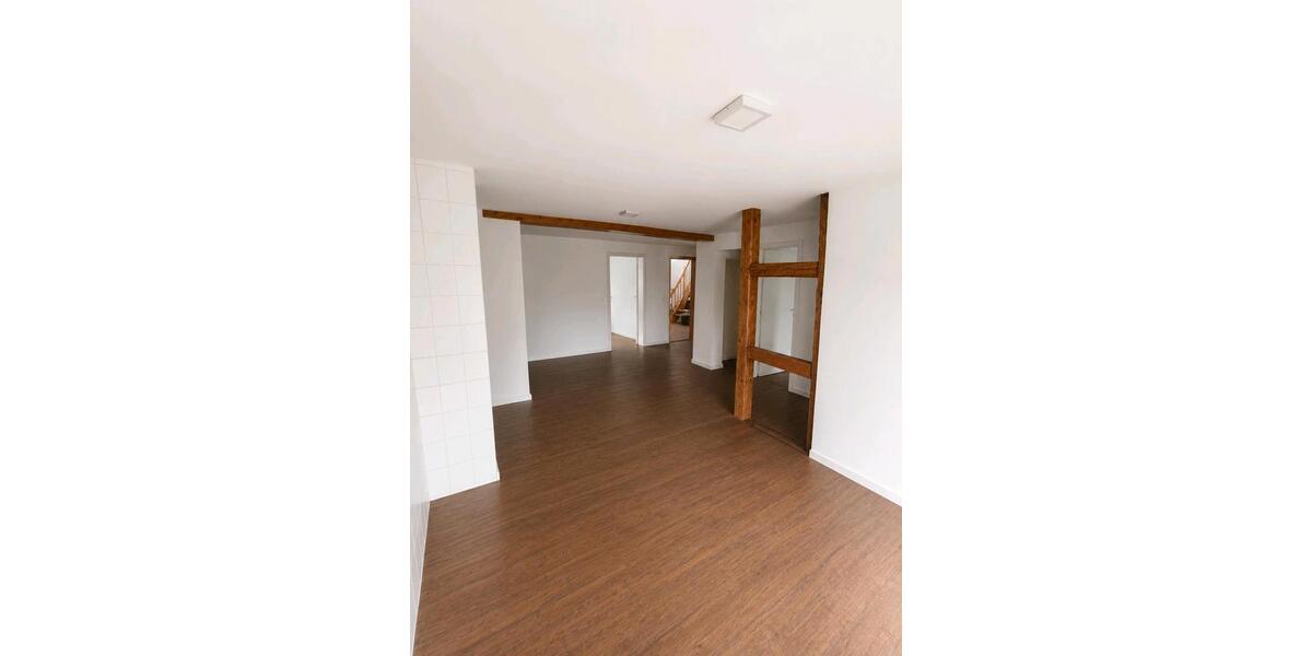 Erdgeschoßwohnung Esslingen am Neckar Brühl - 3.5 Zimmer, 98 m&sup2;, 1.450&euro; | Angebot:27553281