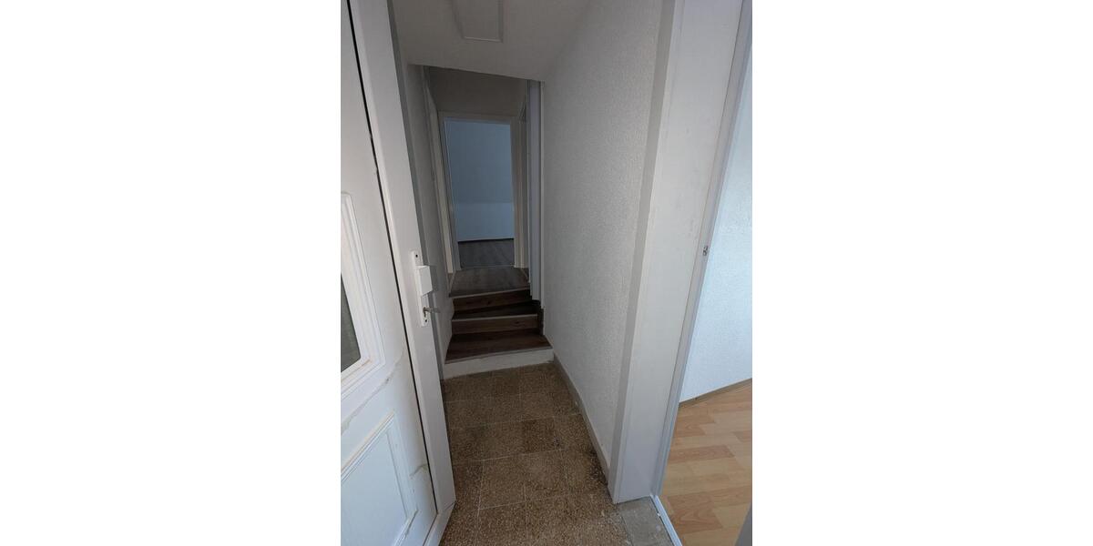 Dachgeschoßwohnung Schwaigern - 3 Zimmer, 90 m&sup2;, 550&euro; | Angebot:25510466