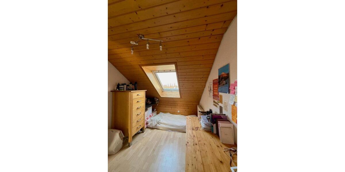 Dachgeschoßwohnung Winnenden - 3 Zimmer, 13 m&sup2;, 700&euro; | Angebot:26366211
