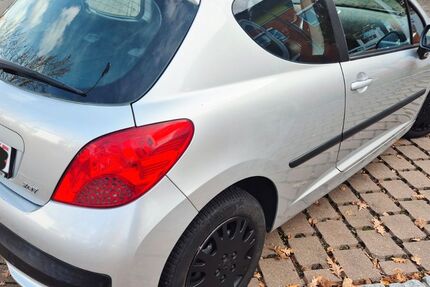Peugeot 207 157.400 km 2.100 &euro; Filderstadt 70794