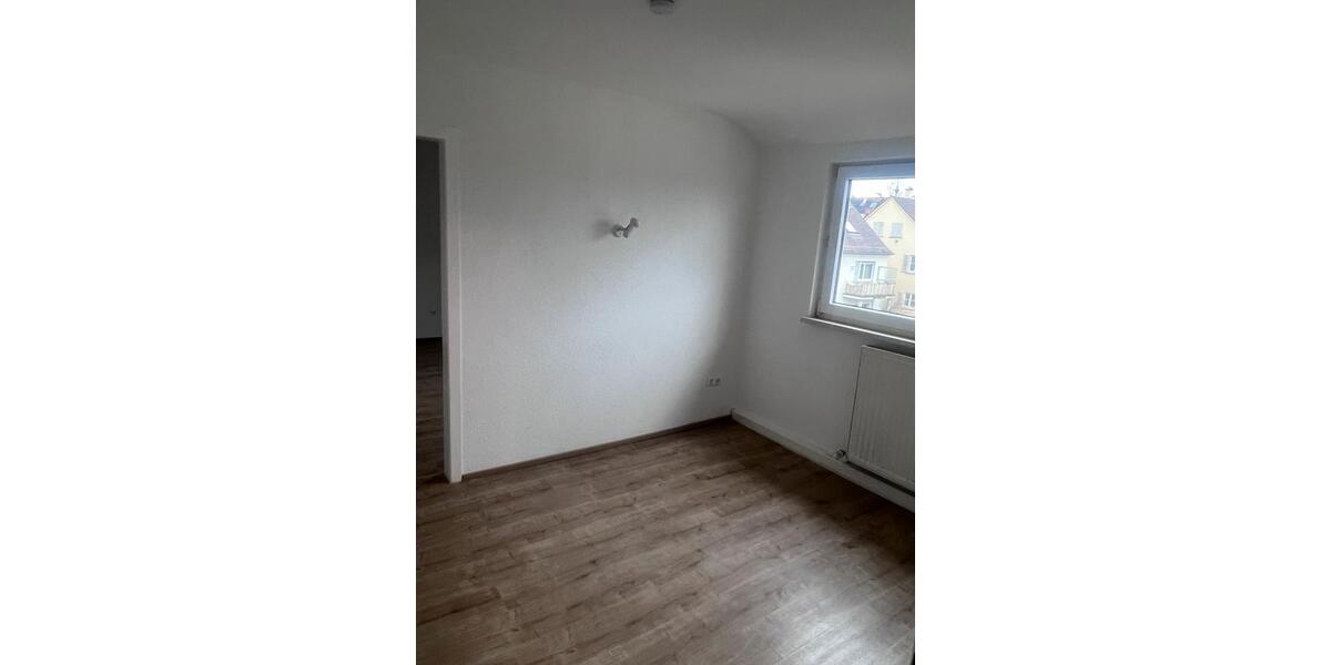 Dachgeschoßwohnung Stuttgart Mühlhausen - 3 Zimmer, 50 m&sup2;, 1.100&euro; | Angebot:25381702