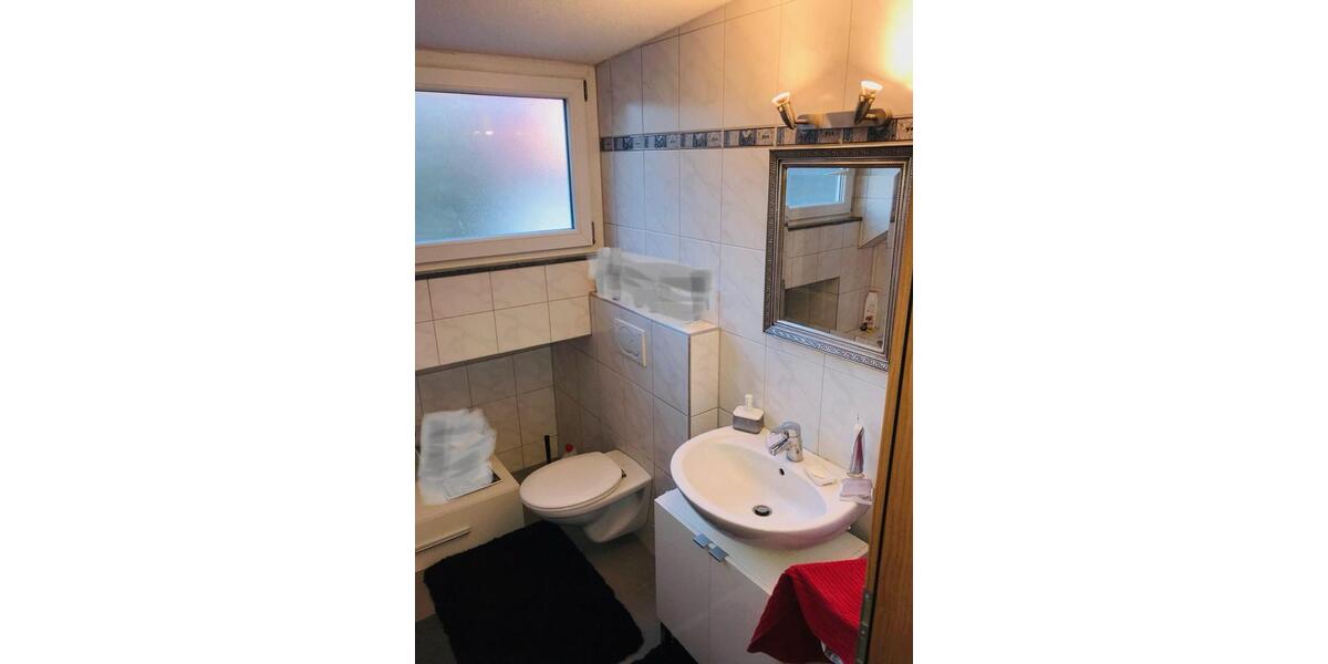 Dachgeschoßwohnung Esslingen am Neckar Hegensberg - 3 Zimmer, 69 m&sup2;, 1.250&euro; | Angebot:27601324