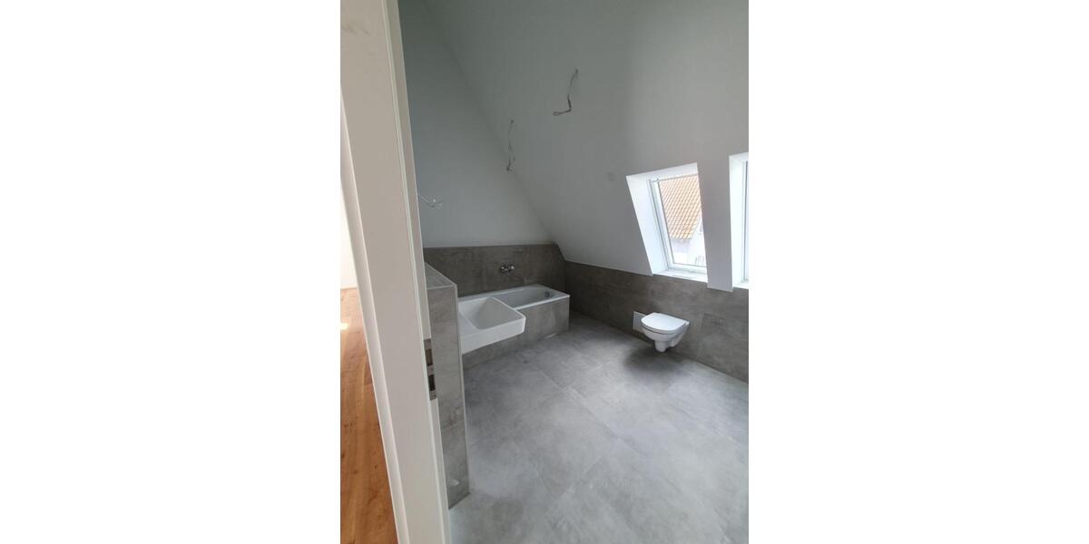 Maisonettenwohnung Schwieberdingen - 4 Zimmer, 140 m&sup2;, 1.999&euro; | Angebot:25923480