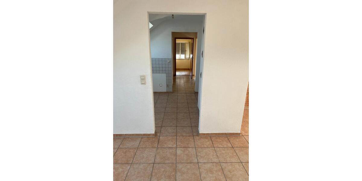 Dachgeschoßwohnung Remshalden - 3 Zimmer, 65 m&sup2;, 900&euro; | Angebot:25957108