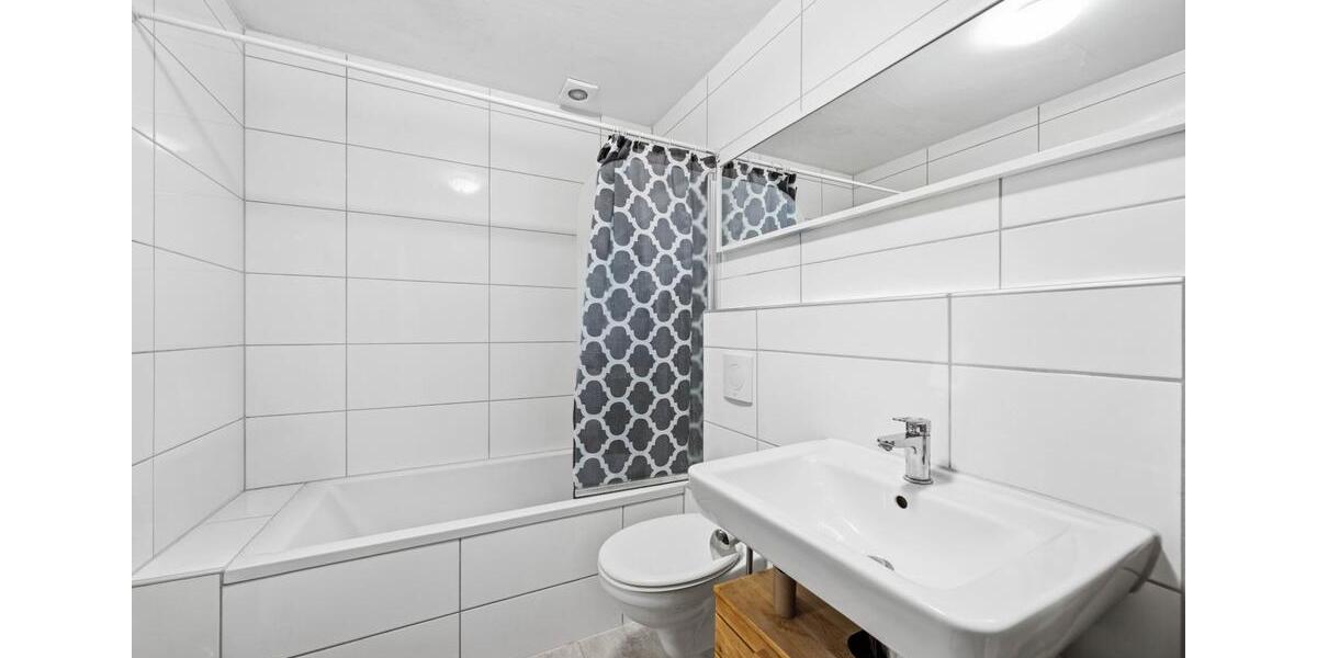 Mehrfamilienhaus, Wohnhaus Stuttgart Zuffenhausen - 12 Zimmer, 233 m&sup2;, 954.000&euro; | Angebot:26446869