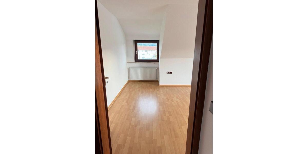 Dachgeschoßwohnung Schorndorf - 3.5 Zimmer, 100 m&sup2;, 1.100&euro; | Angebot:27568184