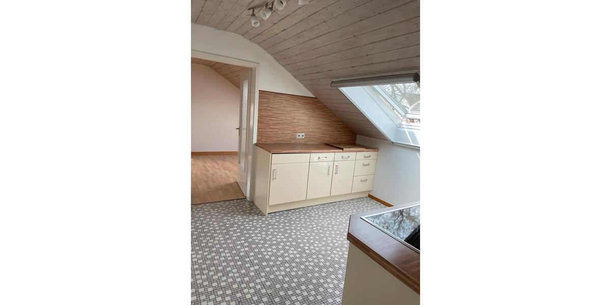 Dachgeschoßwohnung Hemmingen - 3 Zimmer, 60 m&sup2;, 900&euro; | Angebot:25851445