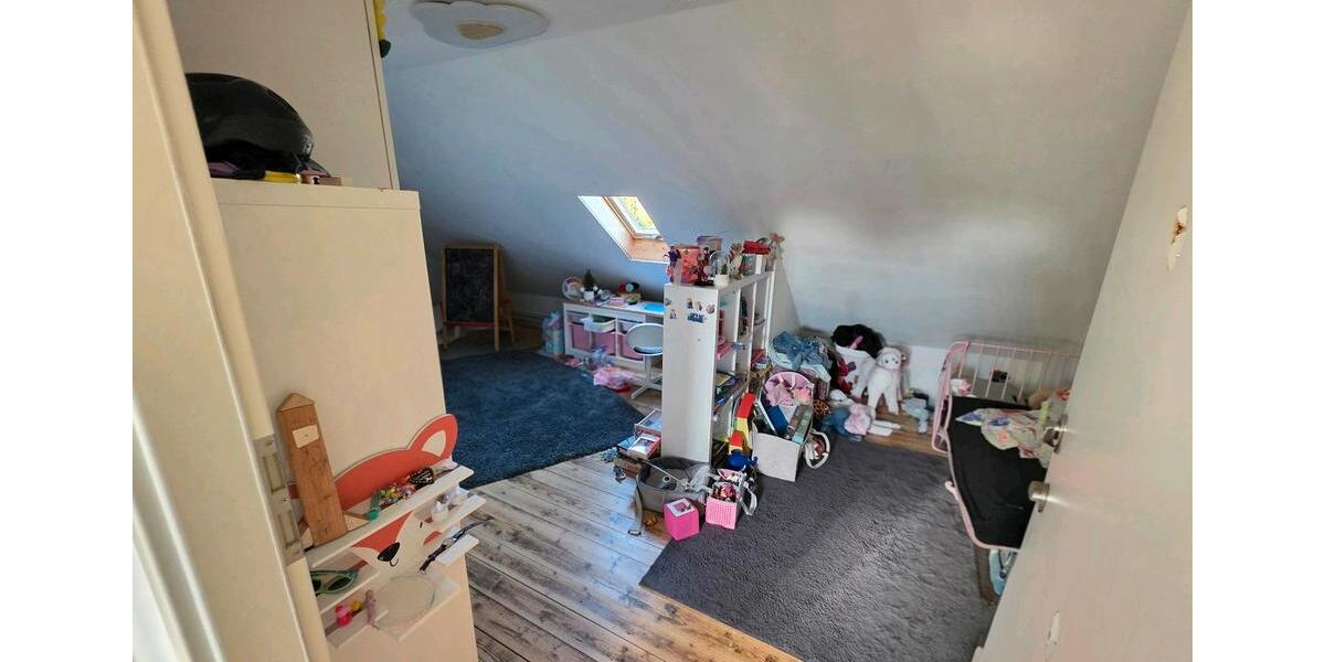 Etagenwohnung Köngen - 6 Zimmer, 120 m&sup2;, 2.000&euro; | Angebot:25923470