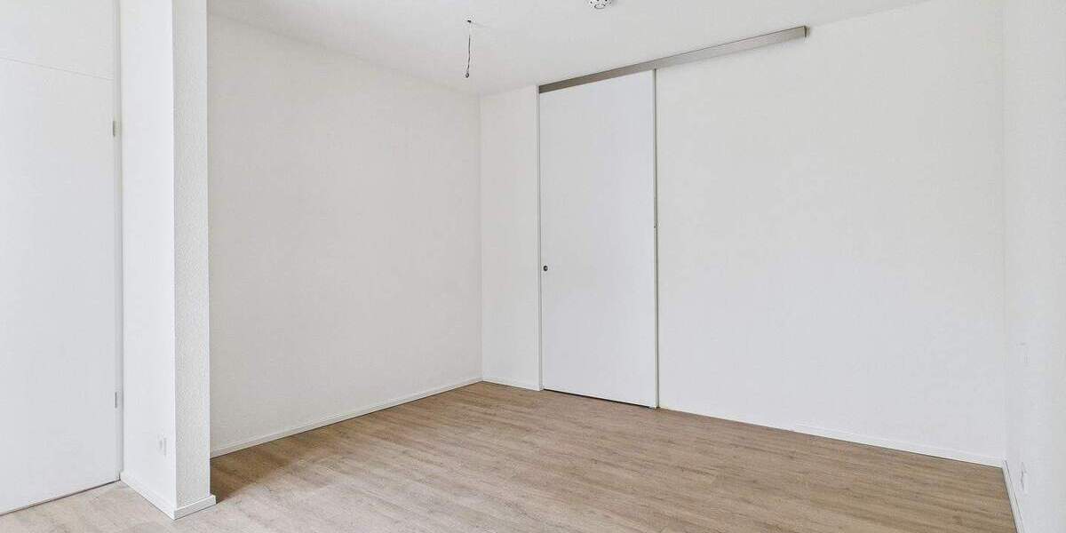 Etagenwohnung Sindelfingen Ost - 2 Zimmer, 69 m&sup2;, 1.400&euro; | Angebot:25675343