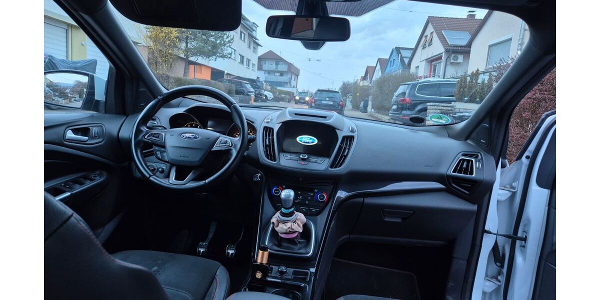 Ford Kuga 88.800 km 12.300 &euro; Wernau 73249