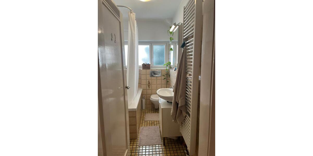 Erdgeschoßwohnung Esslingen am Neckar Brühl - 4 Zimmer, 97 m&sup2;, 1.300&euro; | Angebot:25862059