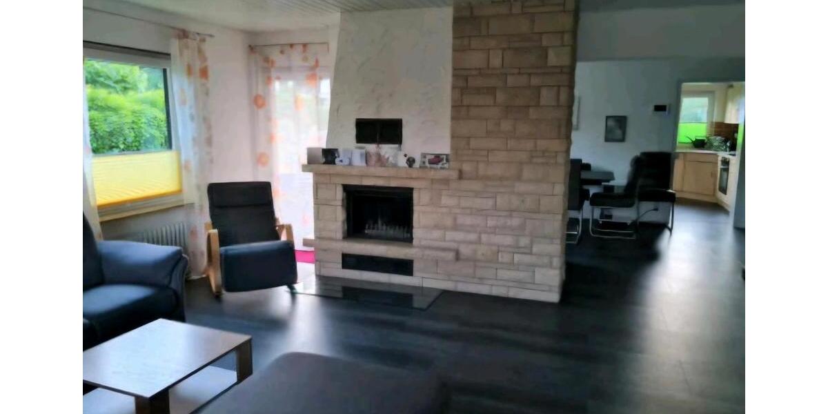 Etagenwohnung Sachsenheim - 5.5 Zimmer, 147 m&sup2;, 1.390&euro; | Angebot:27570568