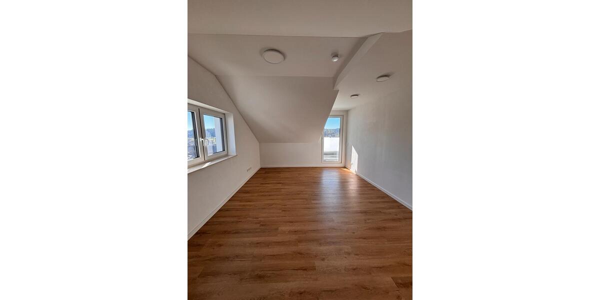 Dachgeschoßwohnung Sindelfingen Darmsheim - 2.5 Zimmer, 73 m&sup2;, 1.200&euro; | Angebot:25292934