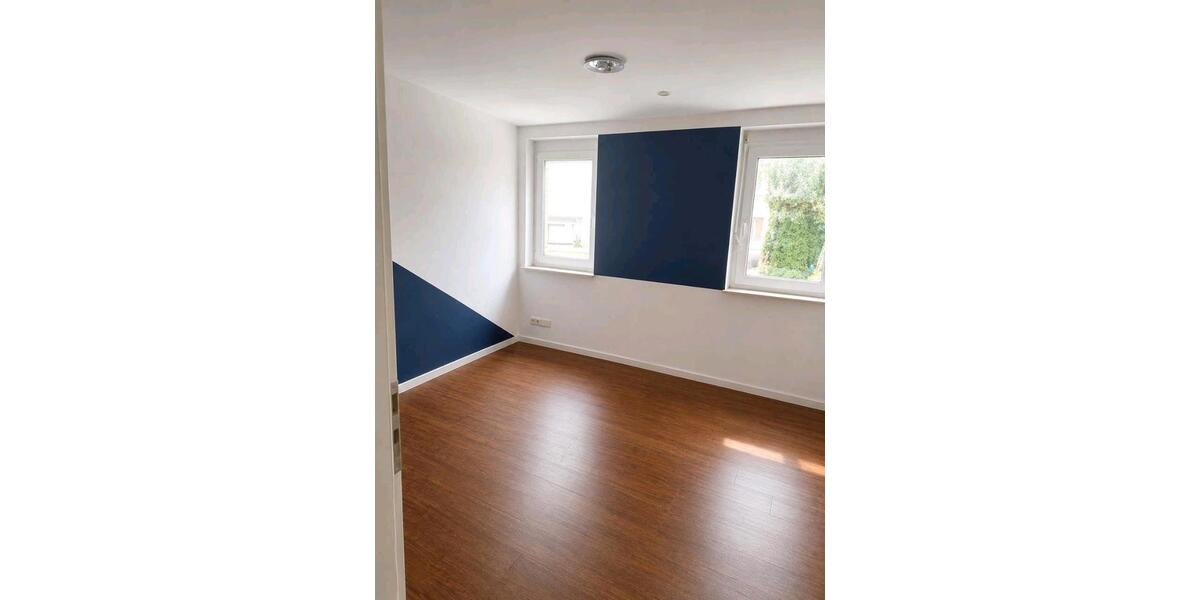 Erdgeschoßwohnung Esslingen am Neckar Brühl - 3.5 Zimmer, 98 m&sup2;, 1.450&euro; | Angebot:27553281