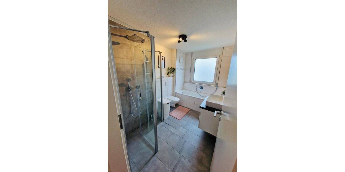Etagenwohnung Wolfschlugen - 4 Zimmer, 91 m&sup2;, 1.430&euro; | Angebot:26879407