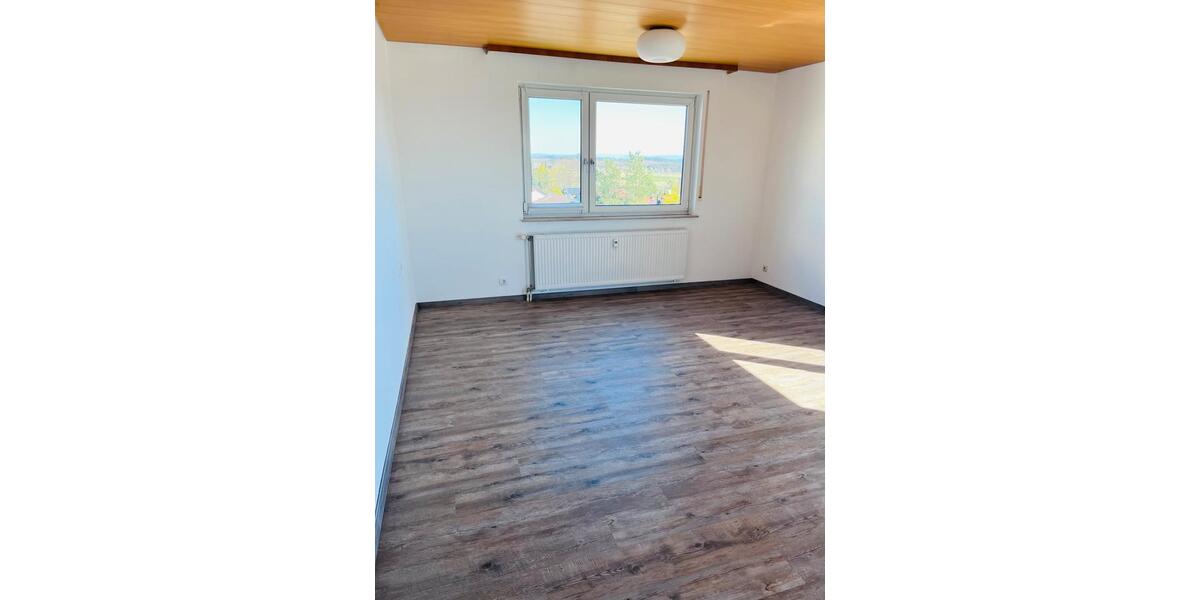 Etagenwohnung Schönaich - 3.5 Zimmer, 95 m&sup2;, 1.470&euro; | Angebot:26415175