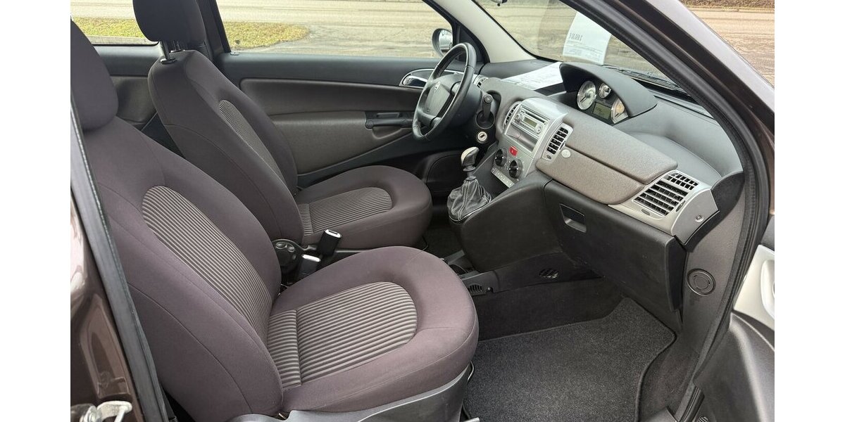 Lancia Ypsilon Oro 1,4 8V*orig.97tkm,Klima, 8 fach* 97.000 km 2.850 &euro; Schorndorf 73614