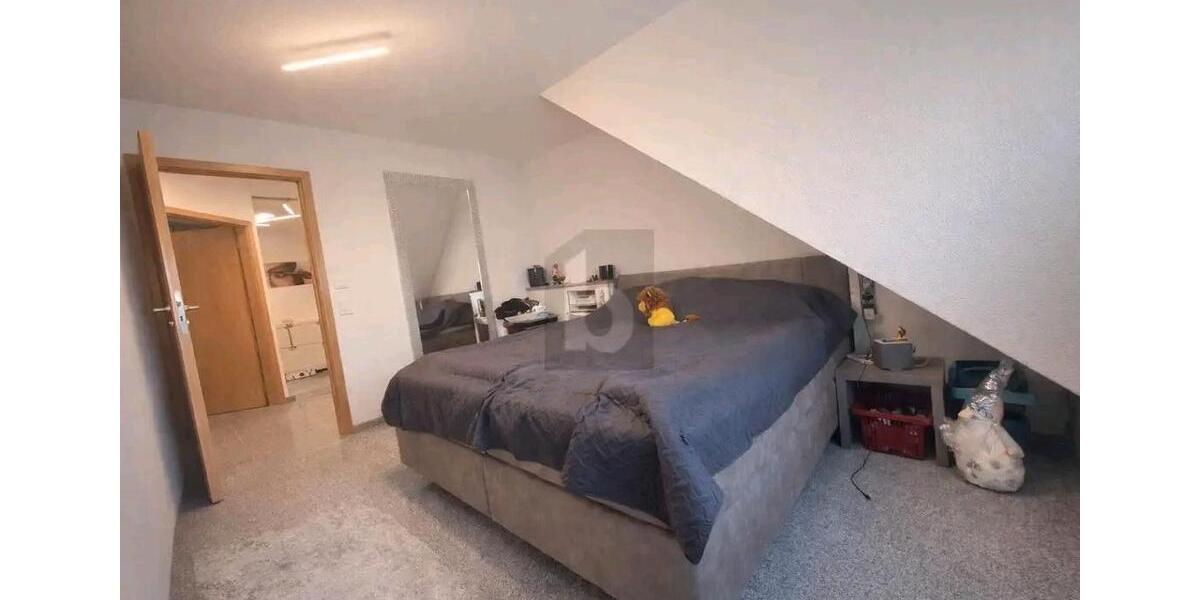 Dachgeschoßwohnung Neckarwestheim - 4 Zimmer, 94 m&sup2;, 359.000&euro; | Angebot:26057046