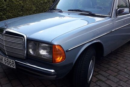 Mercedes-Benz 230 204.000 km 10.990 &euro; Sindelfingen 71069