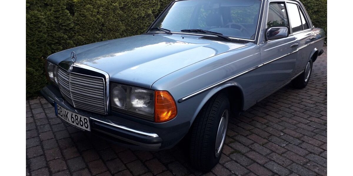 Mercedes-Benz 230 204.000 km 10.990 &euro; Sindelfingen 71069