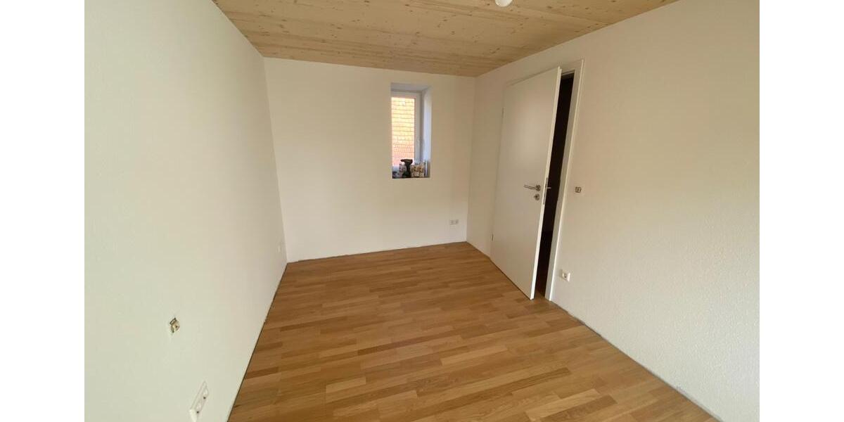 Etagenwohnung Brackenheim - 6 Zimmer, 140 m&sup2;, 1.450&euro; | Angebot:27564674