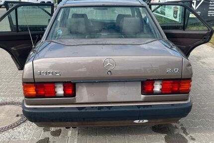 Mercedes-Benz 190 190.000 km 6.900 &euro; Bietigheim 74321