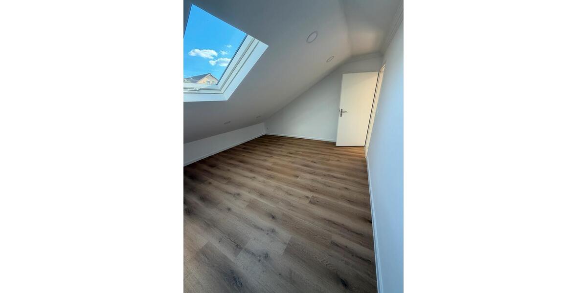 Dachgeschoßwohnung Böblingen - 2 Zimmer, 63 m&sup2;, 1.150&euro; | Angebot:27564679