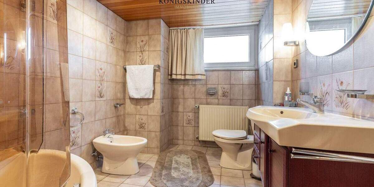 Einfamilienhaus Wernau - 8 Zimmer, 255 m&sup2;, 790.000&euro; | Angebot:25732002