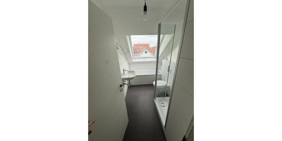 Dachgeschoßwohnung Schorndorf - 4 Zimmer, 98 m&sup2;, 1.700&euro; | Angebot:24748979