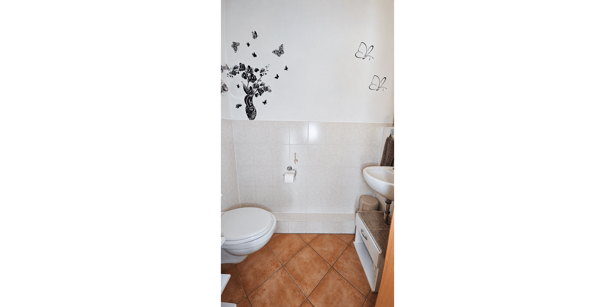 Großzügige 4,5 Zimmer-Wohnung mit großer überdachter Loggia, Aufzug und Tiefgarage in Plochingen - Etagenwohnung Plochingen | Angebot:27532372