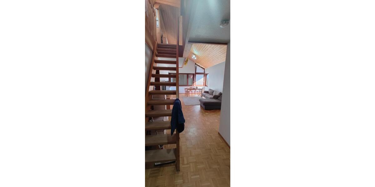 Dachgeschoßwohnung Stuttgart Feuerbach - 2.5 Zimmer, 75 m&sup2;, 1.010&euro; | Angebot:26237150