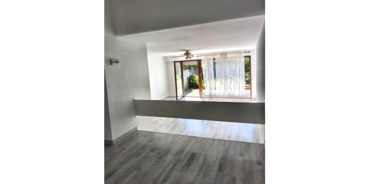 Reihenhaus Böblingen - 5 Zimmer, 156 m&sup2;, 584.000&euro; | Angebot:26976407