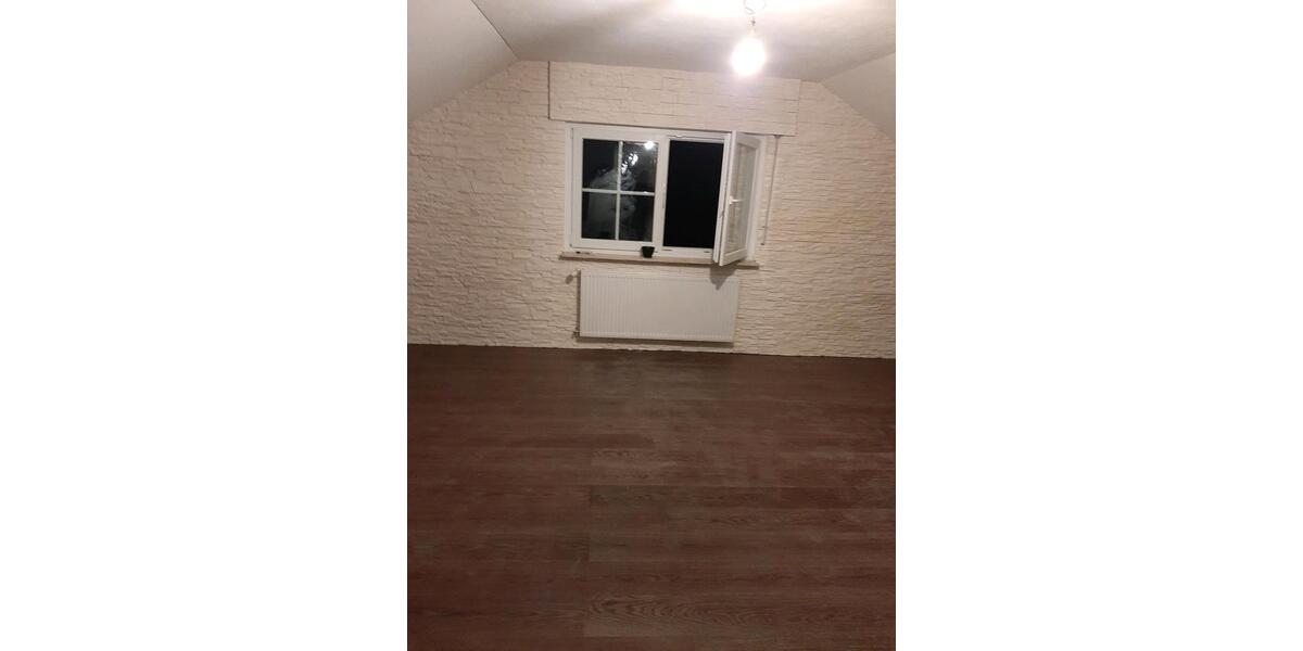 Etagenwohnung Backnang - 5 Zimmer, 160 m&sup2;, 1.950&euro; | Angebot:27553316