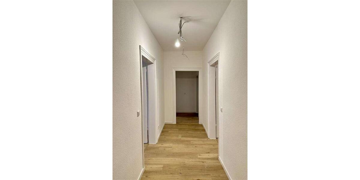 Erdgeschoßwohnung Ludwigsburg - 4 Zimmer, 105 m&sup2;, 1.600&euro; | Angebot:25589029