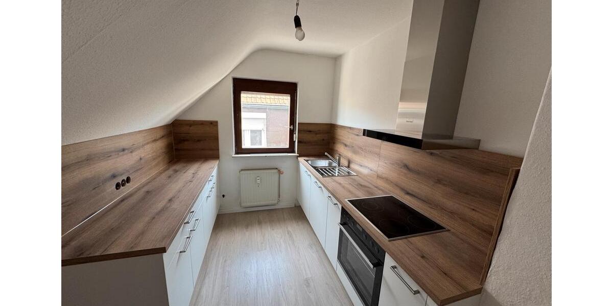 Dachgeschoßwohnung Ludwigsburg Hoheneck - 3.5 Zimmer, 77 m&sup2;, 910&euro; | Angebot:25756002