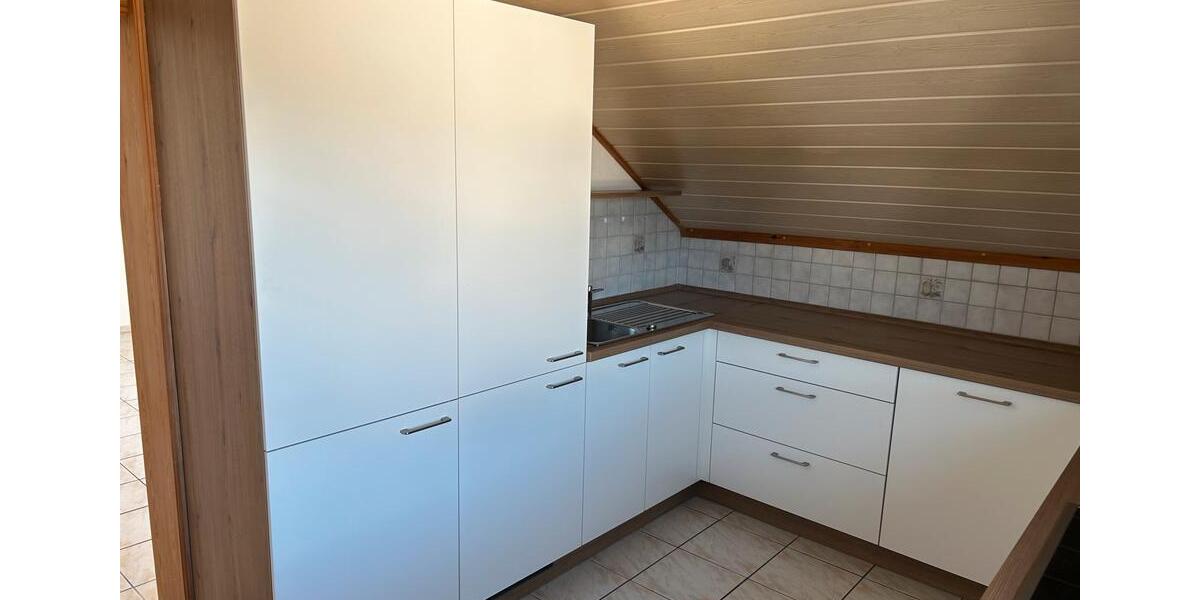 Dachgeschoßwohnung Brackenheim - 3.5 Zimmer, 92 m&sup2;, 950&euro; | Angebot:26440322