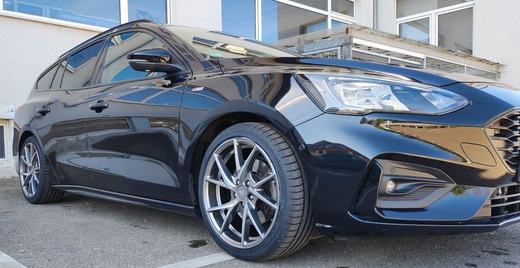 Ford Focus 122.000 km 14.500 &euro; Esslingen 73734