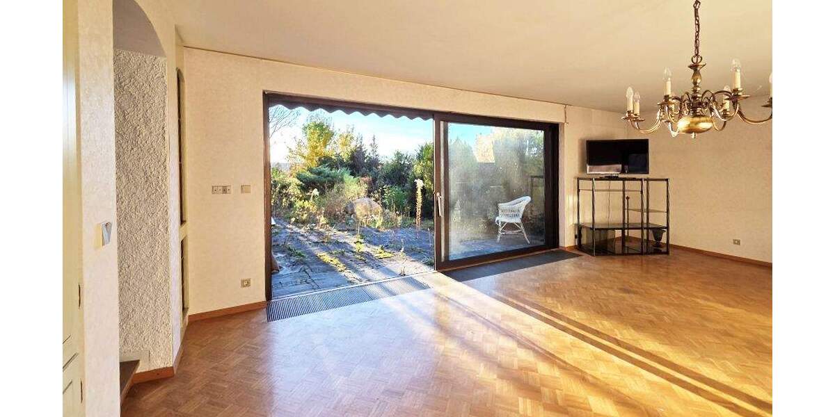 Einfamilienhaus Leonberg Ramtel - 7 Zimmer, 270 m&sup2;, 990.000&euro; | Angebot:25734447