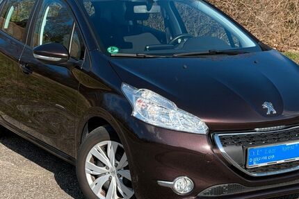 Peugeot 208 77.000 km 5.100 &euro; Asperg 71679