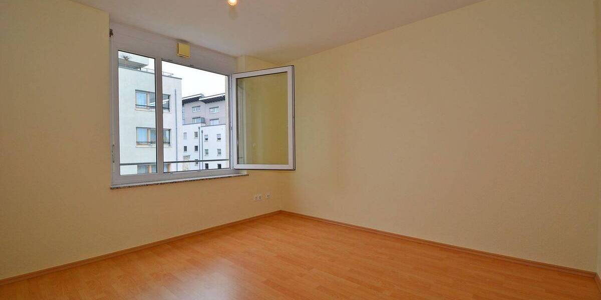 Etagenwohnung Stuttgart Bad Cannstatt - 4 Zimmer, 96 m&sup2;, 1.600&euro; | Angebot:26928758