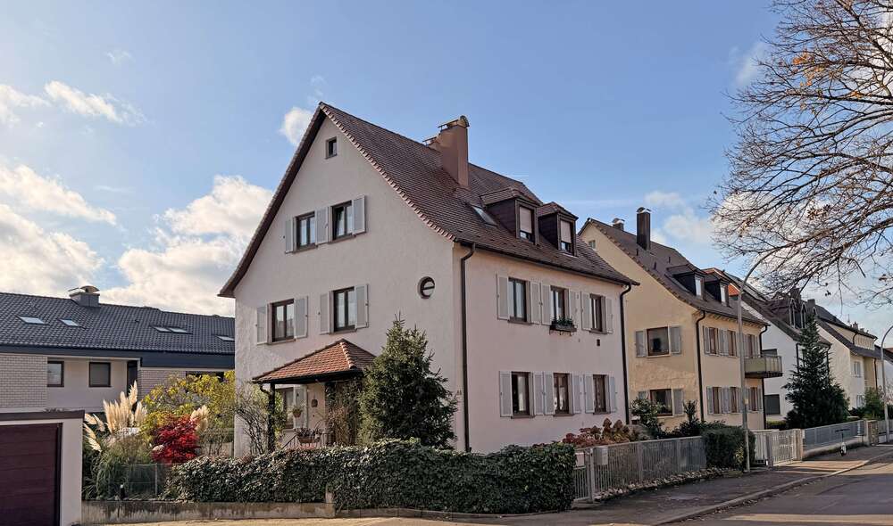 Einfamilienhaus Stuttgart Zuffenhausen - 10 Zimmer, 188 m&sup2;, 625.000&euro; | Angebot:25793677
