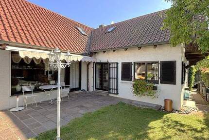 Haus Böblingen - 6 Zimmer, 196 m&sup2;, 895.000&euro; | Angebot:25733305