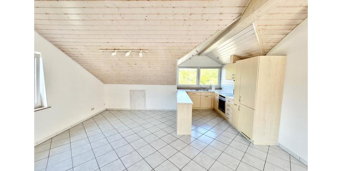 Dachgeschoßwohnung Oberriexingen - 3 Zimmer, 76 m&sup2;, 912&euro; | Angebot:25936829